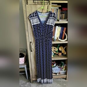 Elegant Blue Patterned Maxi Dress